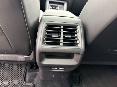 New 2026 Volkswagen Tiguan SE R-Line image 43