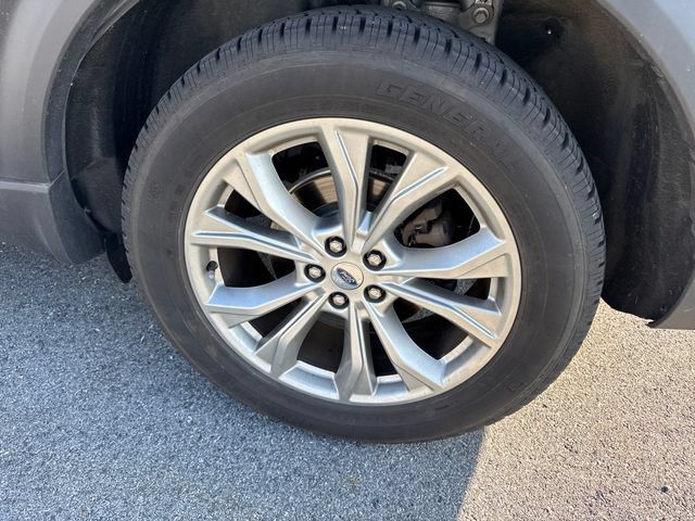 Used 2021 Ford Explorer XLT w/ Equipment Group 202A AWD/4WD image 13