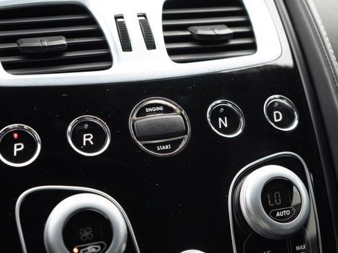 Used 2016 Aston Martin Vanquish Volante image 23