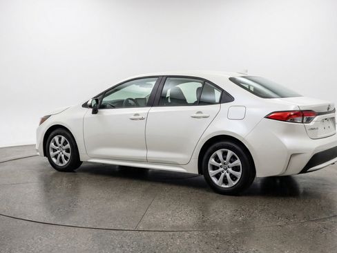 Used 2025 Toyota Corolla LE FWD image 6