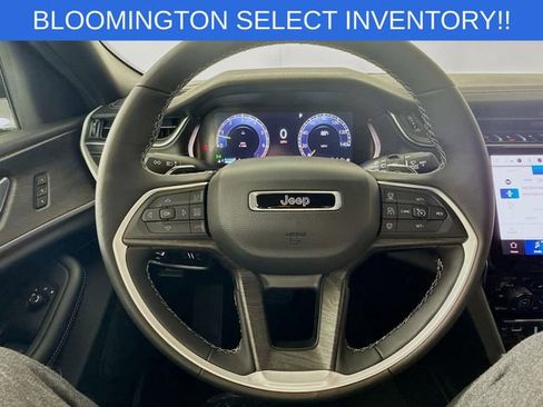 New 2025 Jeep Grand Cherokee Limited image 11