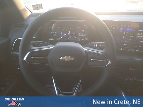 New 2026 Chevrolet Suburban Premier image 2