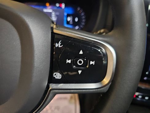 Certified 2023 Volvo XC60 B5 Ultimate AWD/4WD image 17