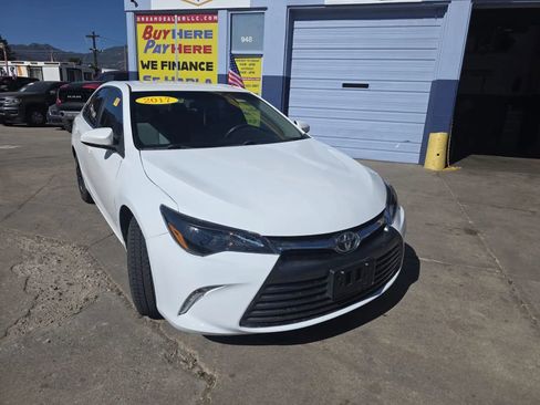Used 2017 Toyota Camry LE FWD image 1