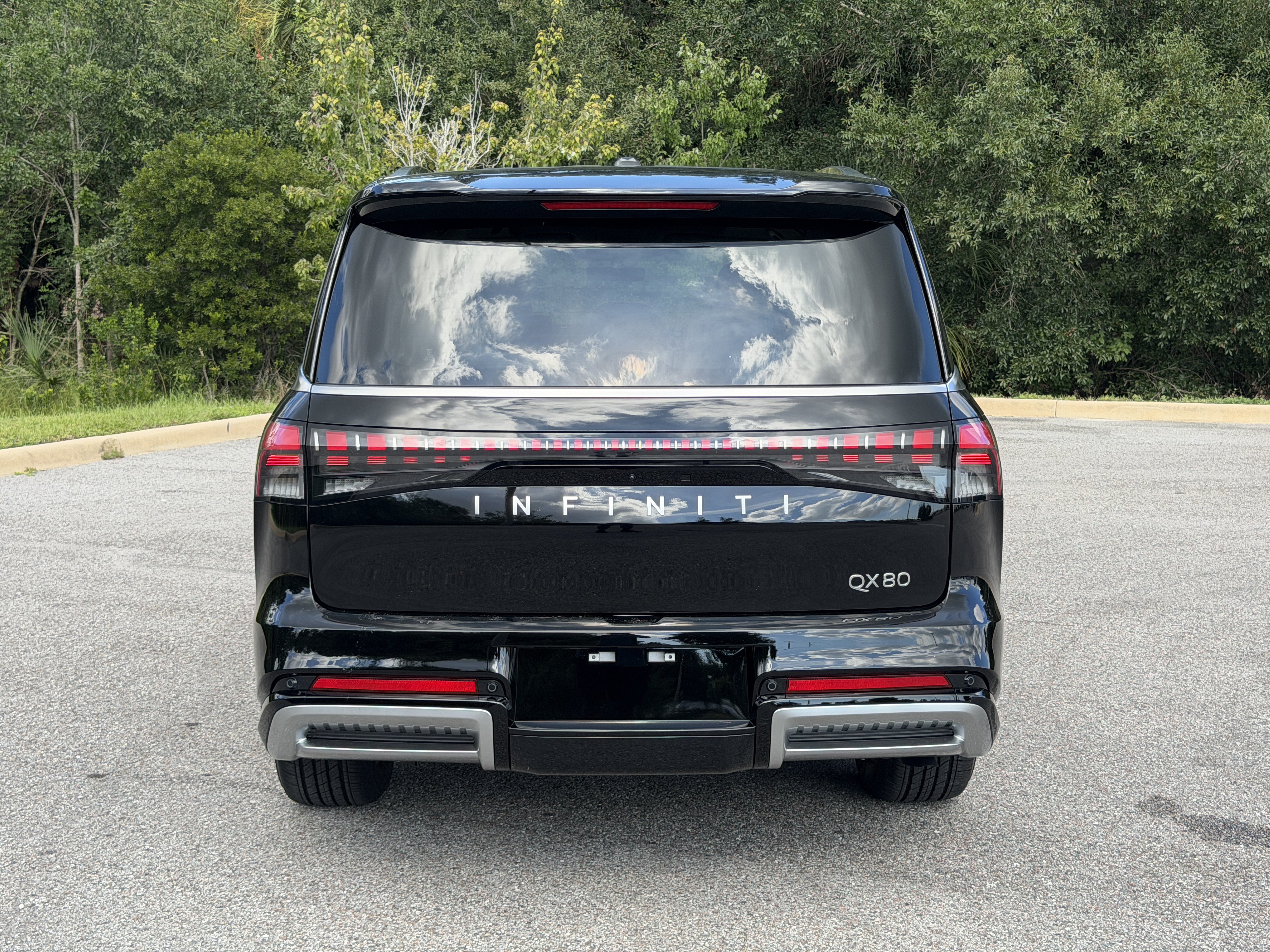 New 2027 INFINITI QX80 Luxe w/ Cargo Package RWD image 6