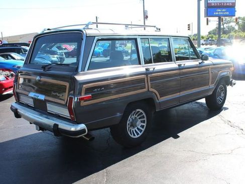 Used 1990 Jeep Grand Wagoneer AWD/4WD image 11