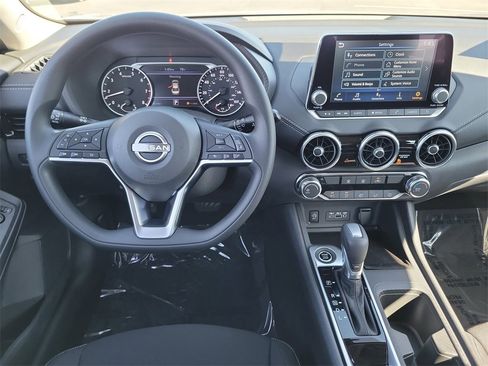 New 2025 Nissan Sentra SV image 6