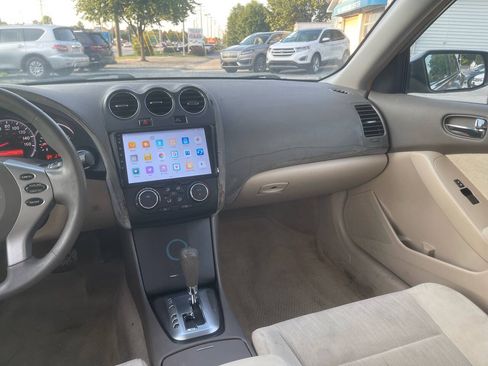 Used 2010 Nissan Altima 2.5 S FWD image 22