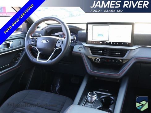 Certified 2025 Ford Explorer ST-Line w/ ST-Line Street Pack image 14