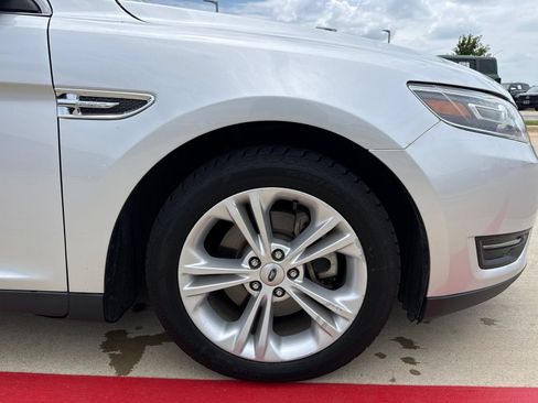Used 2019 Ford Taurus SEL w/ Equipment Group 201A FWD image 9