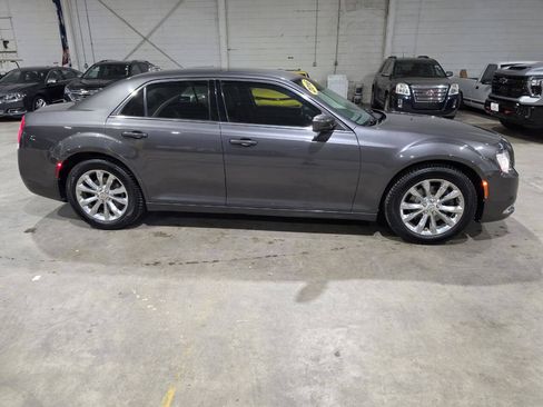 Used 2016 Chrysler 300 Limited AWD/4WD image 19