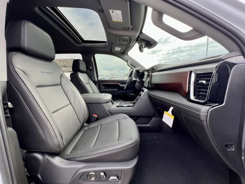 New 2026 GMC Sierra 2500 Denali w/ Denali Reserve Package image 38