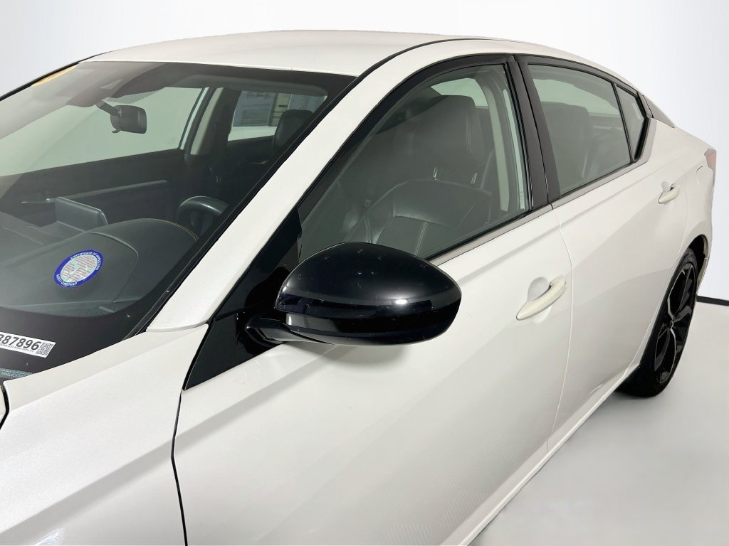 Used 2024 Nissan Altima 2.5 SR FWD image 12