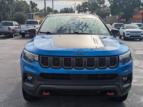 Used 2025 Jeep Compass Trailhawk AWD/4WD image 9
