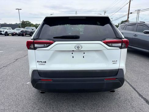 Used 2019 Toyota RAV4 XLE w/ Convenience Package AWD/4WD image 4