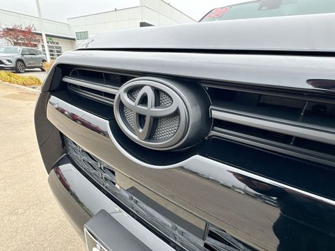 Used 2020 Toyota 4Runner SR5 Premium image 31