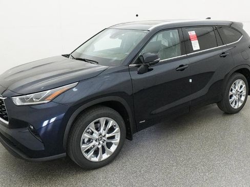 New 2026 Toyota Highlander Limited image 16