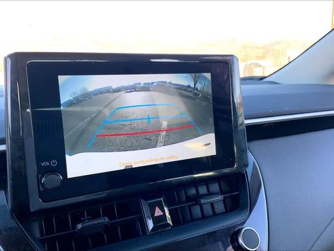 Used 2025 Toyota Corolla LE image 27