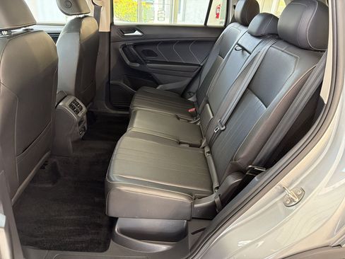 Used 2024 Volkswagen Tiguan SE AWD/4WD image 15