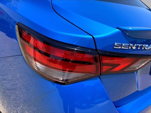 Used 2023 Nissan Sentra SR w/ SR Premium Package FWD image 32