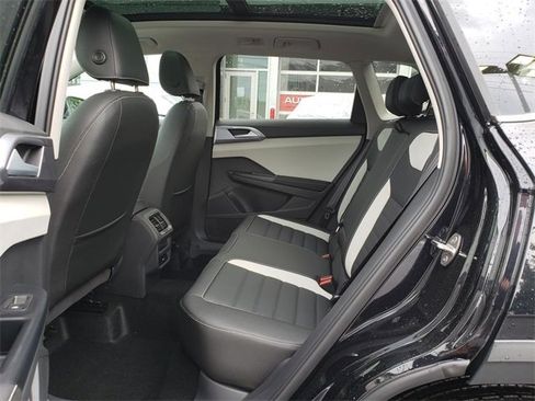 New 2025 Volkswagen Taos SEL image 8