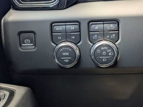 Used 2023 GMC Sierra 1500 AT4 w/ AT4 Premium Package AWD/4WD image 21