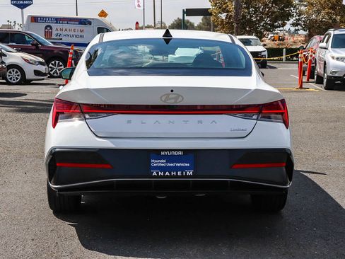 Used 2025 Hyundai Elantra Limited FWD image 8