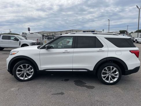 Used 2023 Ford Explorer Platinum w/ Technology Package AWD/4WD image 6
