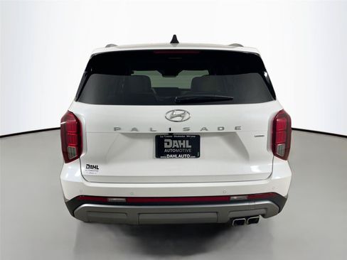 Used 2025 Hyundai Palisade Limited AWD/4WD image 12