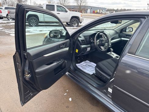 Used 2011 Subaru Legacy 2.5i Premium image 4