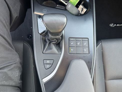 Used 2024 Lexus UX 250h AWD w/ Premium Package image 20