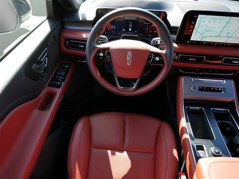 Used 2025 Lincoln Aviator Reserve w/ Illumination Package image 13