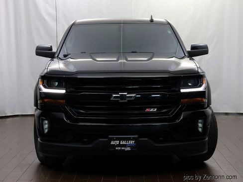 Used 2017 Chevrolet Silverado 1500 LT w/ Midnight Edition AWD/4WD image 5