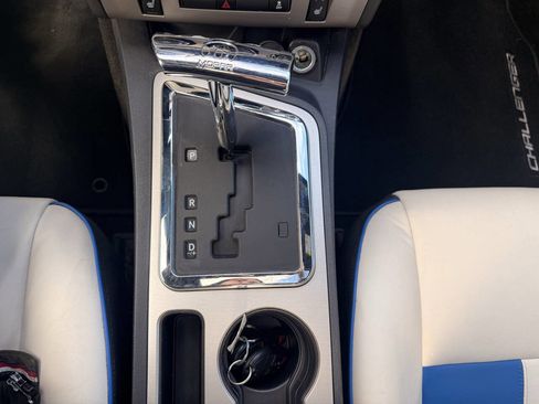 Used 2011 Dodge Challenger SRT8 image 22