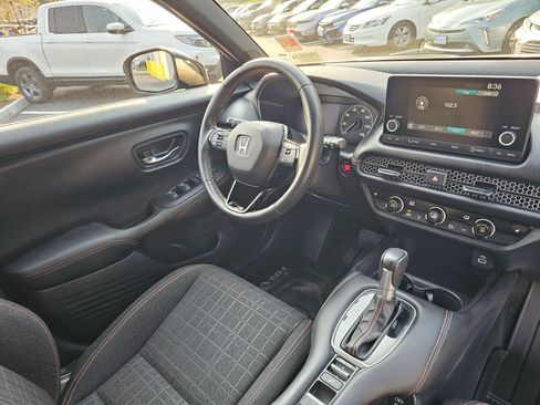 Used 2024 Honda HR-V Sport image 10