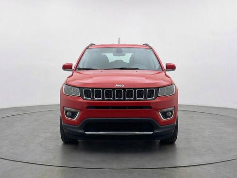 Used 2025 Jeep Compass Latitude AWD/4WD image 2