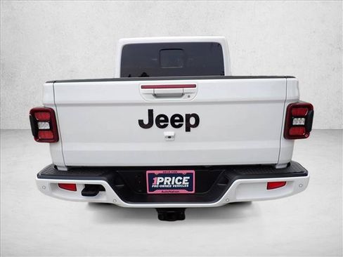 Used 2021 Jeep Gladiator Overland AWD/4WD image 3