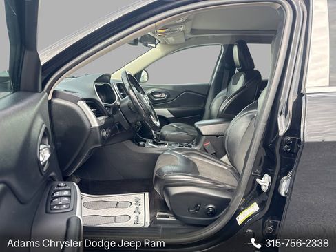 Used 2018 Jeep Cherokee Latitude Plus w/ Comfort/Convenience Group AWD/4WD image 14