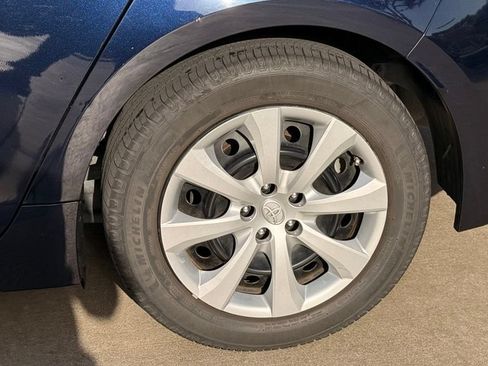 Used 2021 Toyota Corolla LE FWD image 11