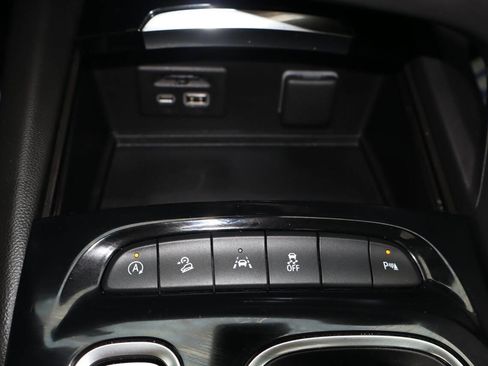 Used 2023 Buick Envision Essence w/ Technology Package I image 19