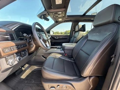 Used 2024 GMC Yukon Denali w/ Denali Reserve Package AWD/4WD image 2
