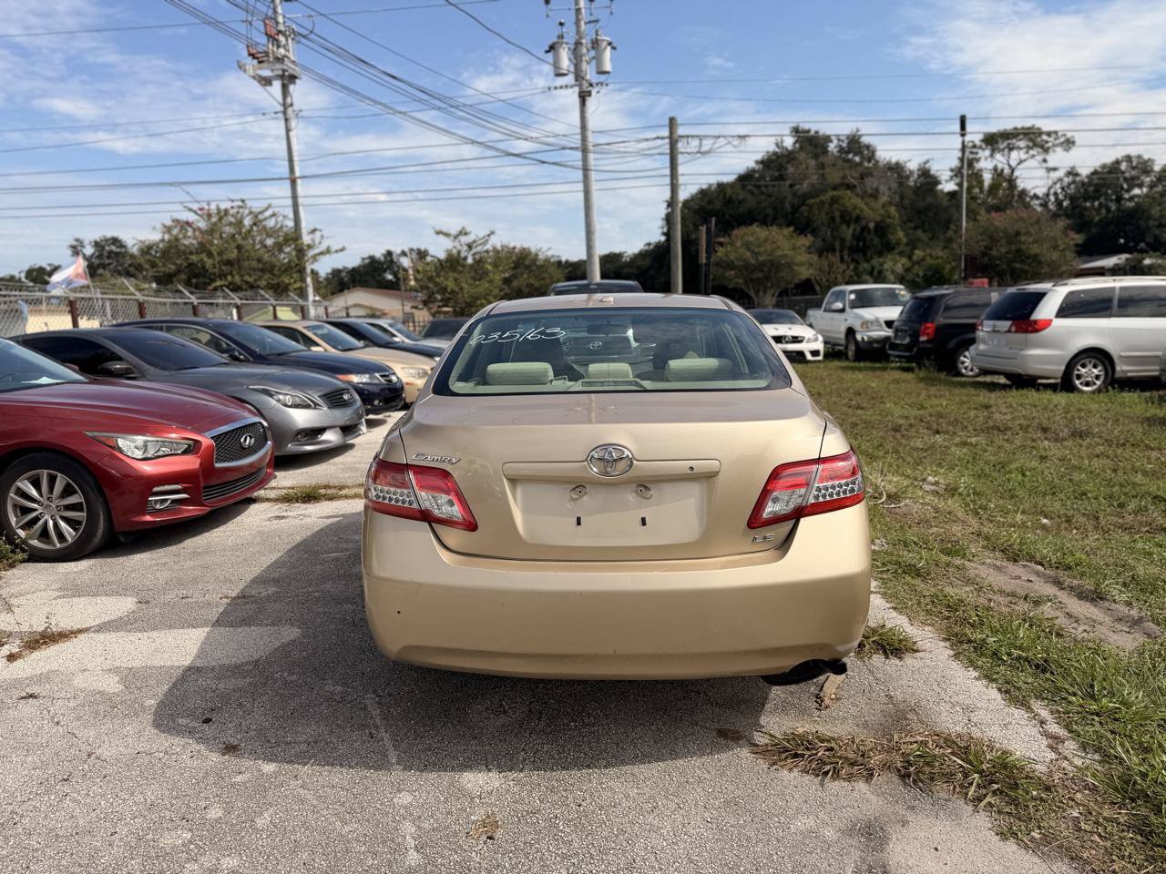 Used 2010 Toyota Camry LE FWD image 3