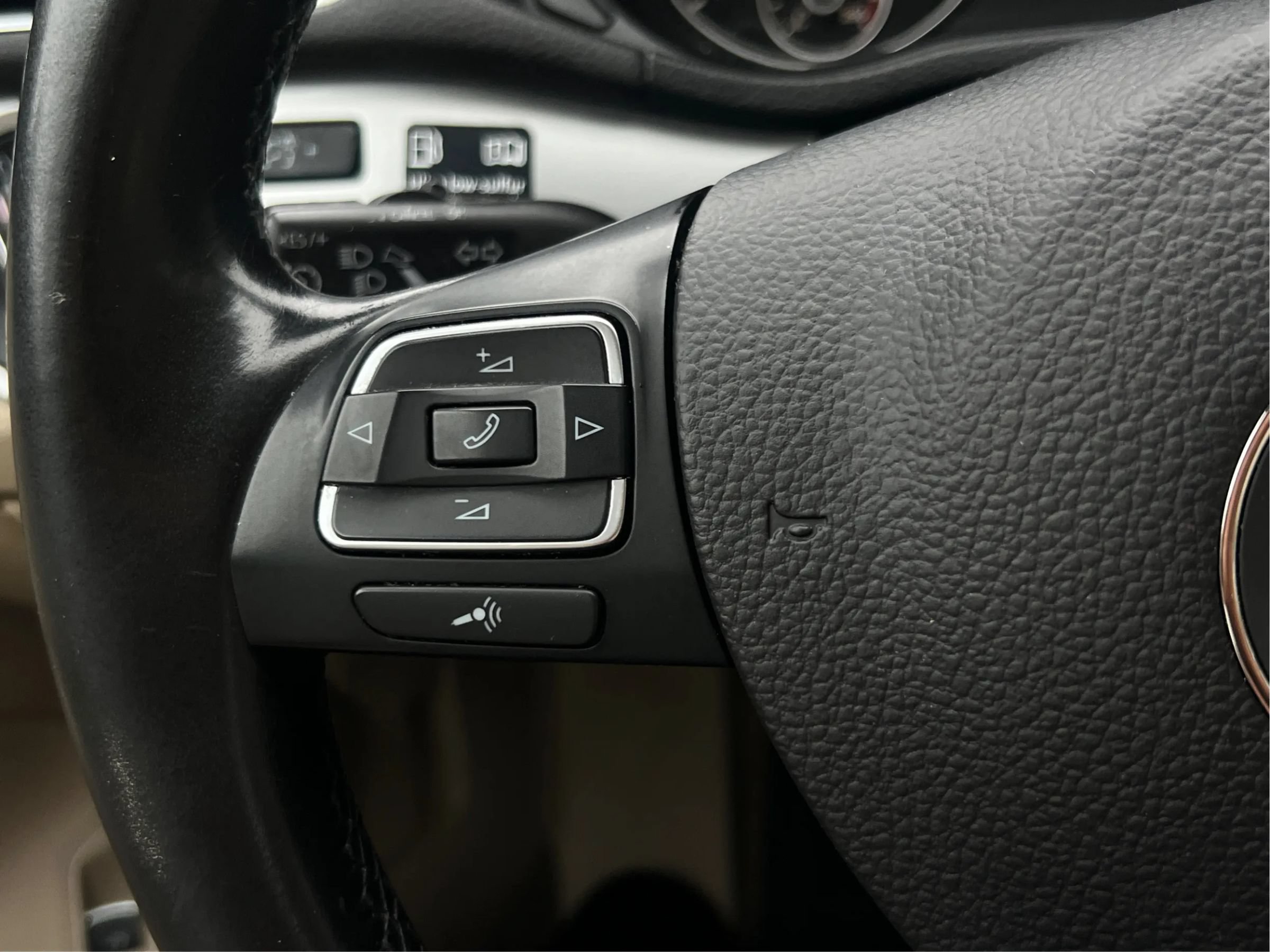 Used 2012 Volkswagen Passat TDI SE FWD image 26