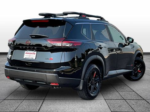 Certified 2026 Nissan Rogue SV AWD/4WD image 7
