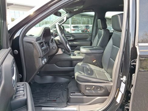 Used 2022 GMC Yukon XL SLT w/ SLT Luxury Package AWD/4WD image 15
