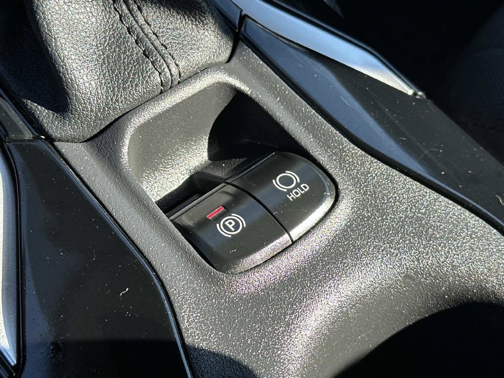 Used 2021 Toyota Corolla LE FWD image 37