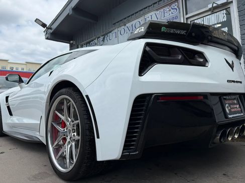 Used 2017 Chevrolet Corvette Grand Sport w/ Carbon Flash Badge Package RWD image 5