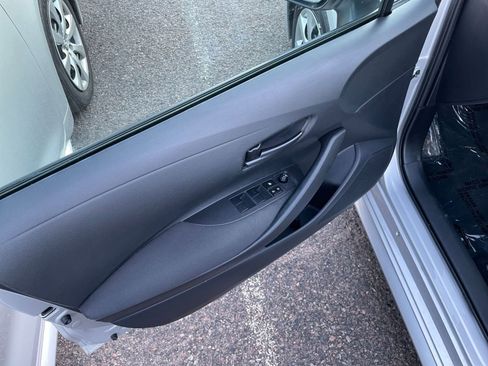 Used 2025 Toyota Corolla LE image 20