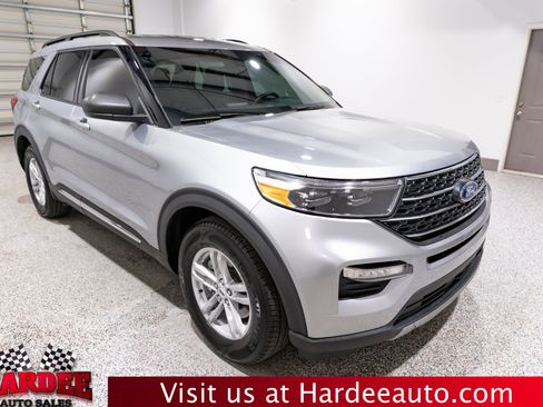 Used 2023 Ford Explorer XLT w/ Equipment Group 202A RWD image 6