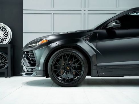 Used 2021 Lamborghini Urus AWD/4WD image 15